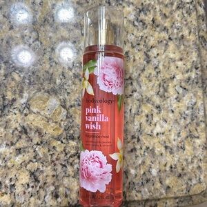 Bodycology pink vanilla wish fragrance mist 8 ounces/237 ML